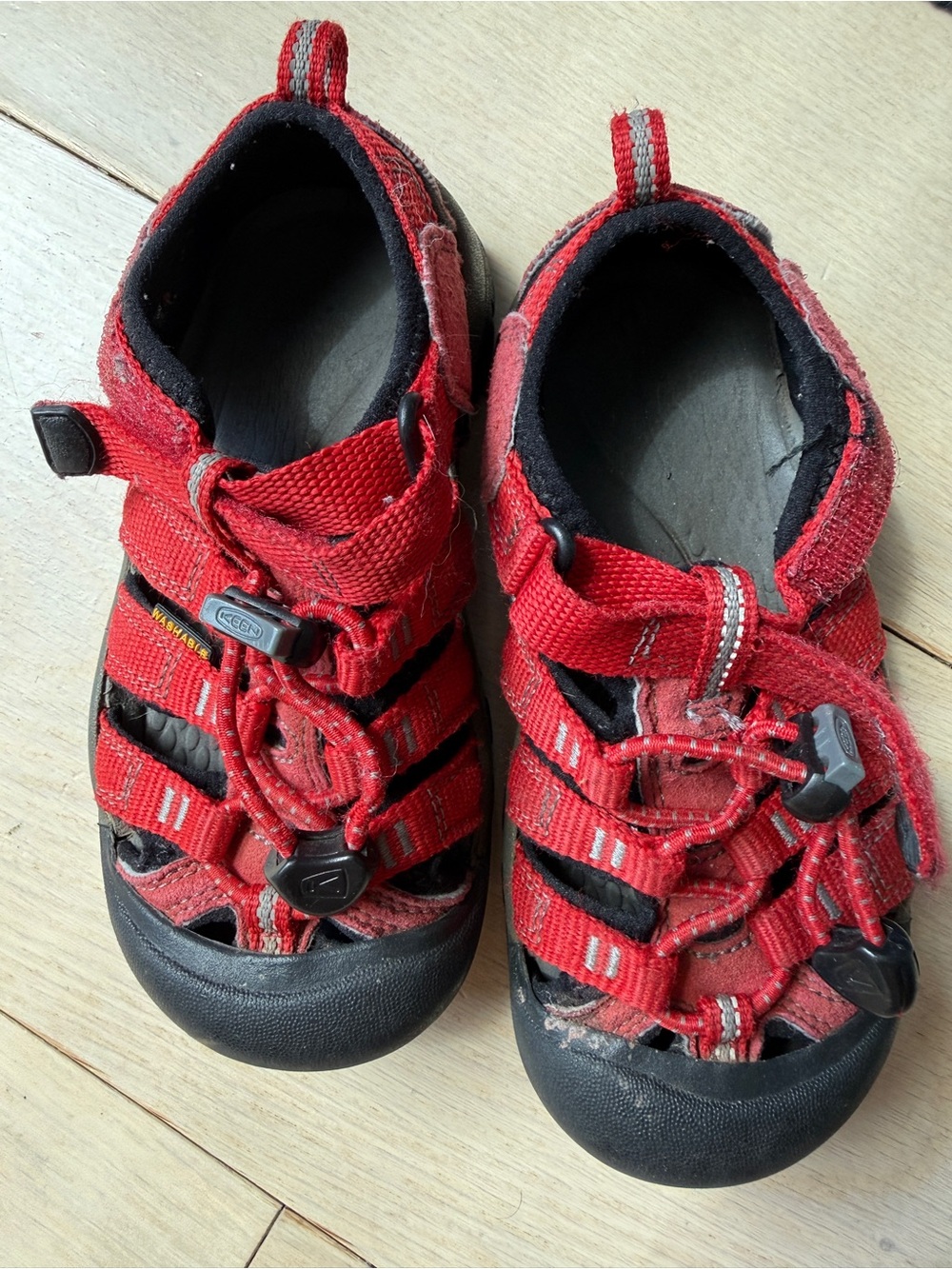 Keen Newport H2 Sandals Little Kids Sz 11 Ribbon Red/Gargoyle, Hiking, Washable